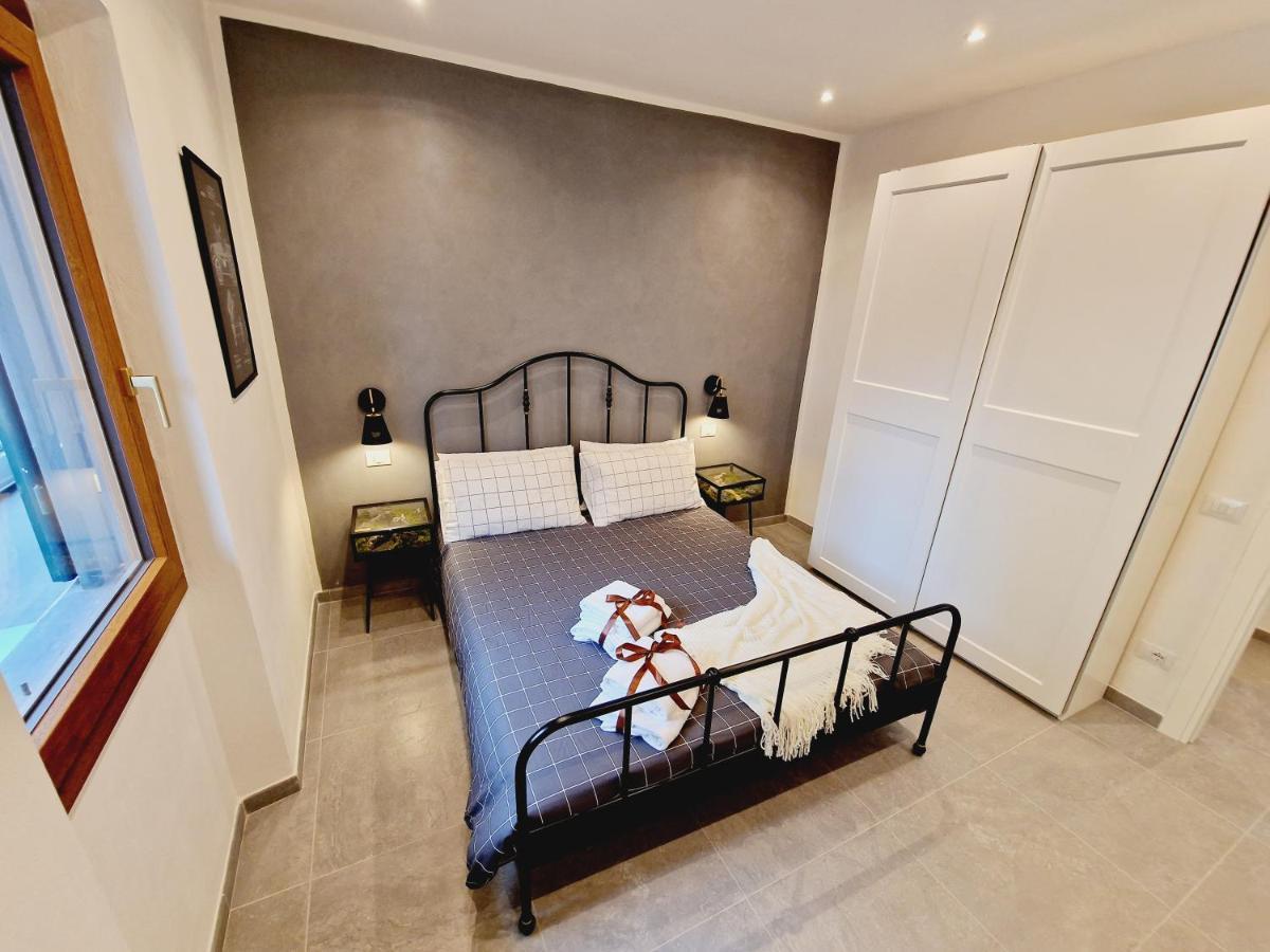 Monna Dina In Apartment Florenz